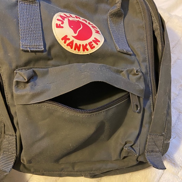 Fjällräven Kånken Mini in Super Grey - Picture 5 of 8